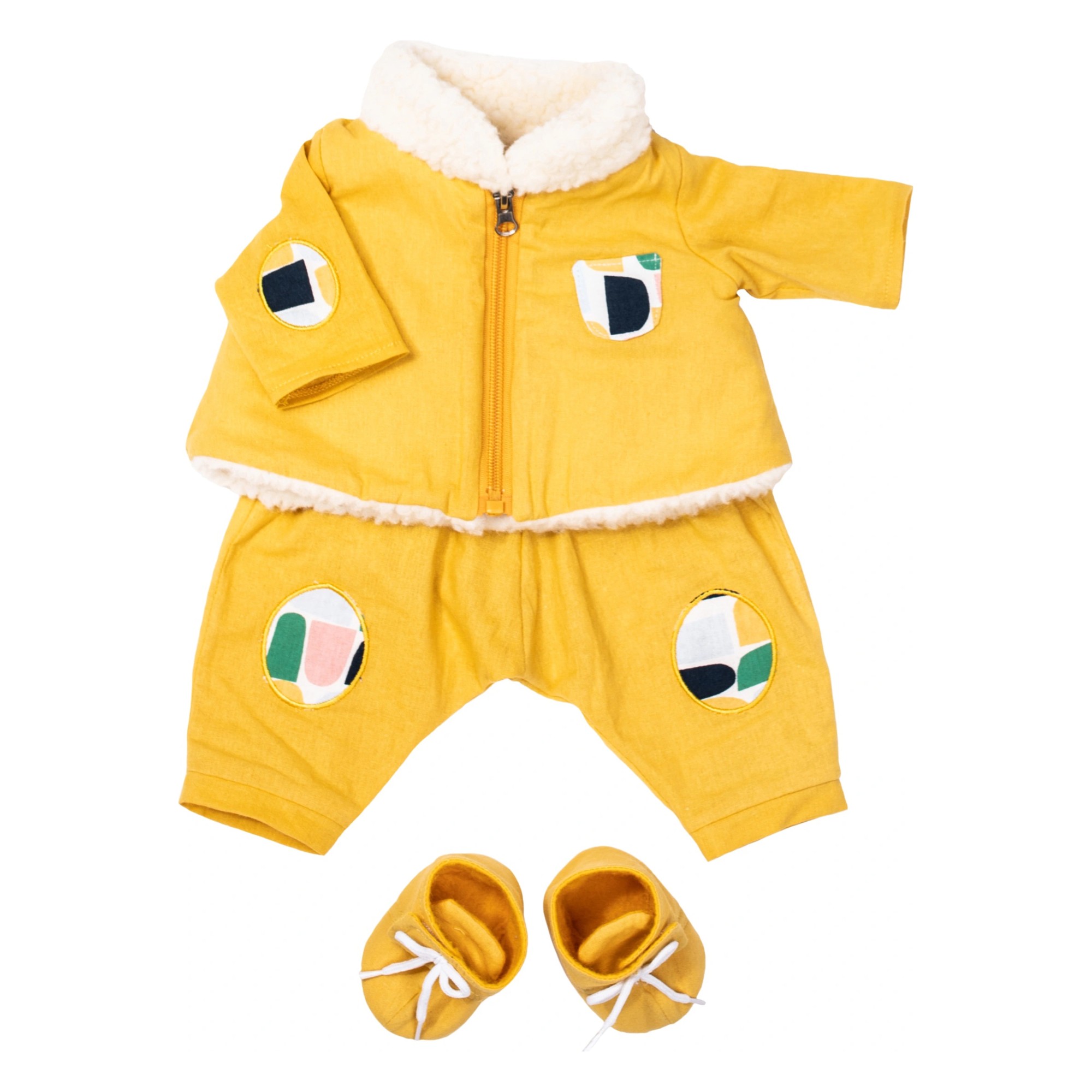 Outdoor-Set von Rubens Barn: gelbe Jacke mit Teddyfutter, Hose und Schnürschühchen